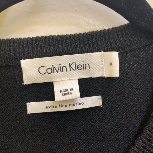 CALVIN KLEIN BLACK SWEATER (M) - Picture 3 of 5